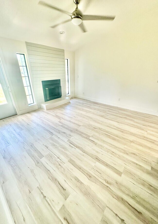 Building Photo - Nice 4 Bedroom 2 Bath House for Rent!