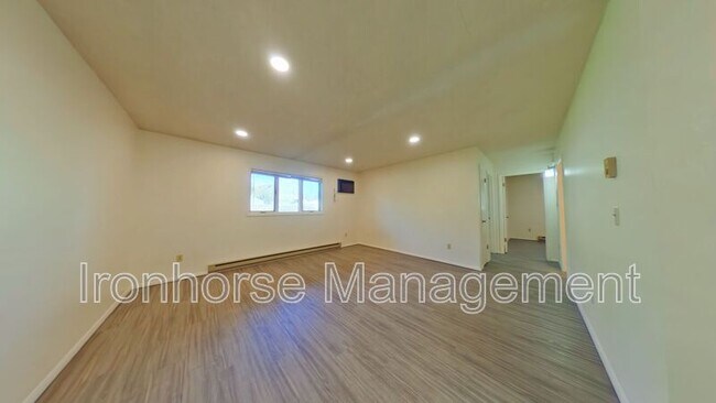 Foto del edificio - 811 W Villard St