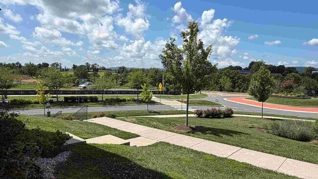 Foto del edificio - 5803 Garden Walk Dr