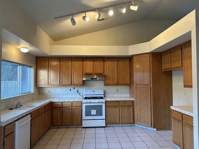 Foto del edificio - 1003 Kate Linde Cir