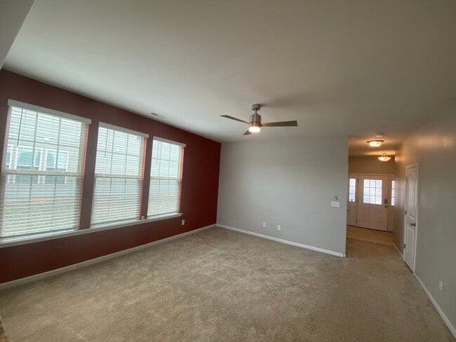Foto del edificio - **Charming 3/2.5 Townhome in Clayton**