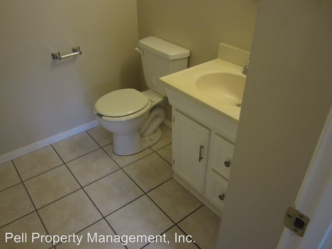 Foto del edificio - 448 Compton St