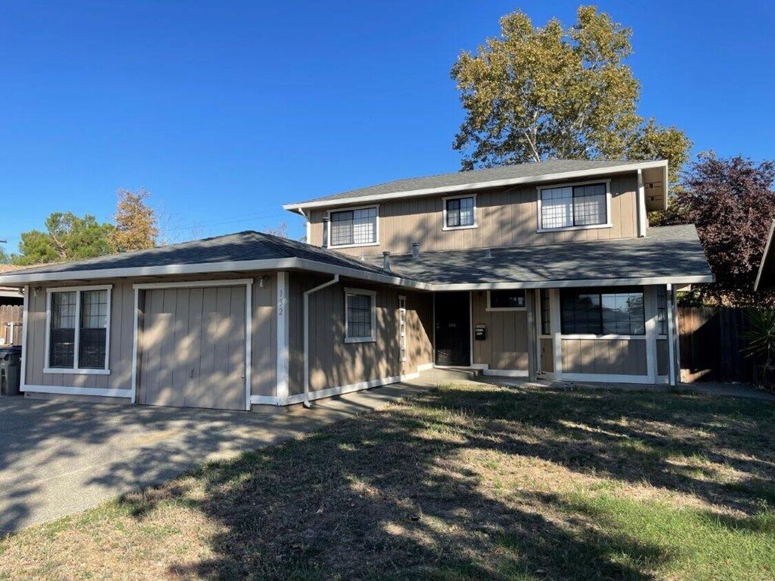 Foto principal - 4 br, 2 bath House - 132 W. Woodland Avenue