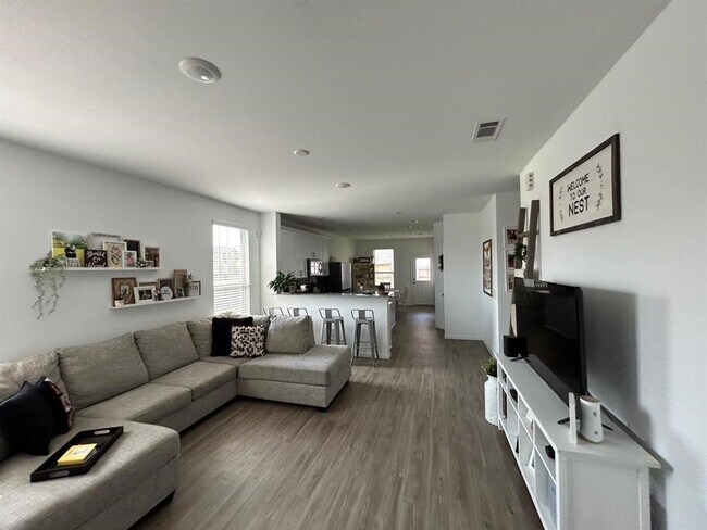 Building Photo - 21122 Sherrell Bay Dr