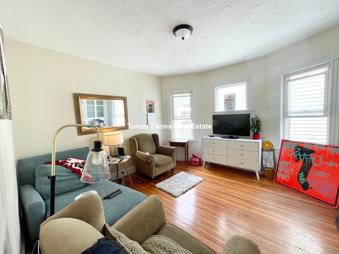 Primary Photo - 26 Taft St