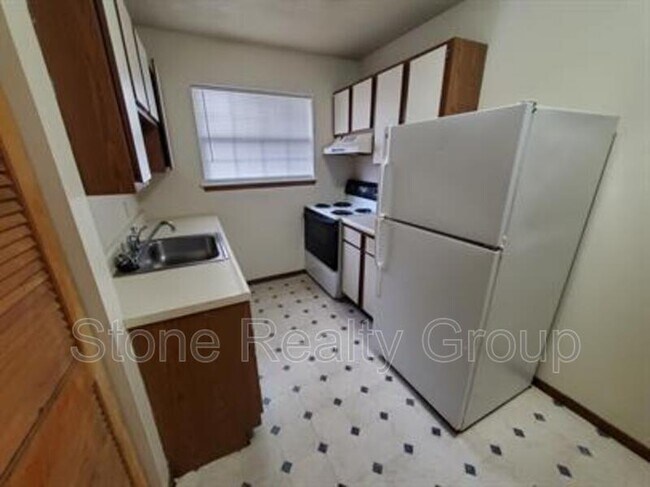 Foto del edificio - 820 Poplar St
