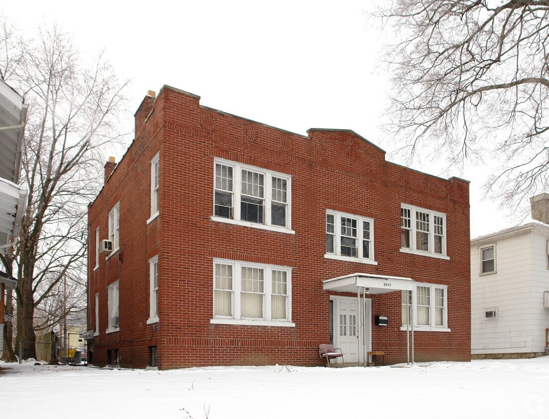 Primary Photo - 2045 W Broad St