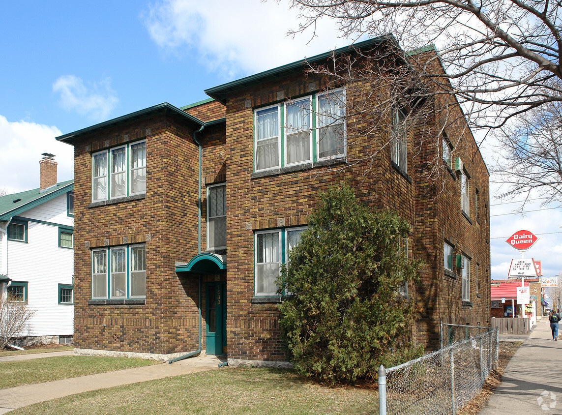 Primary Photo - 1583 Laurel Ave