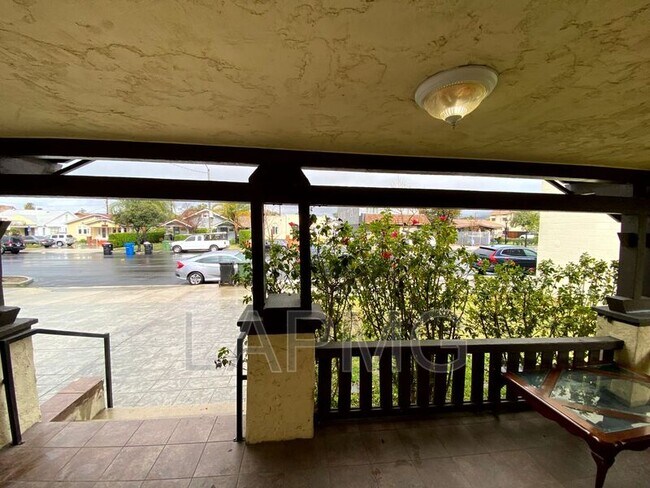Foto del edificio - 432 N Maclay Ave