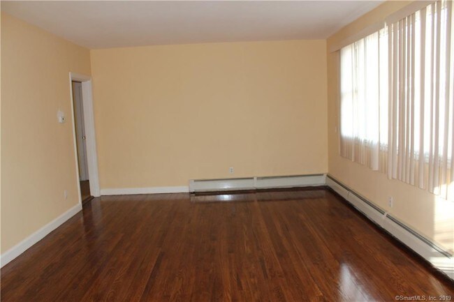 Foto del edificio - 1311 Reservoir Ave