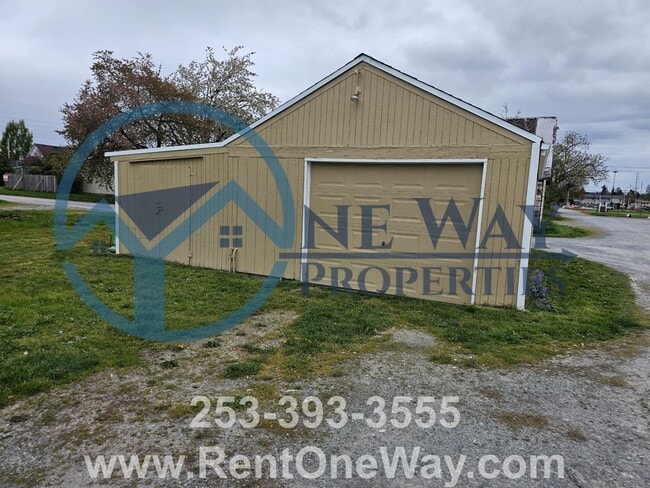 Building Photo - 805 5th St SW