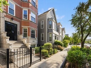 Building Photo - 1059 W Cornelia Ave