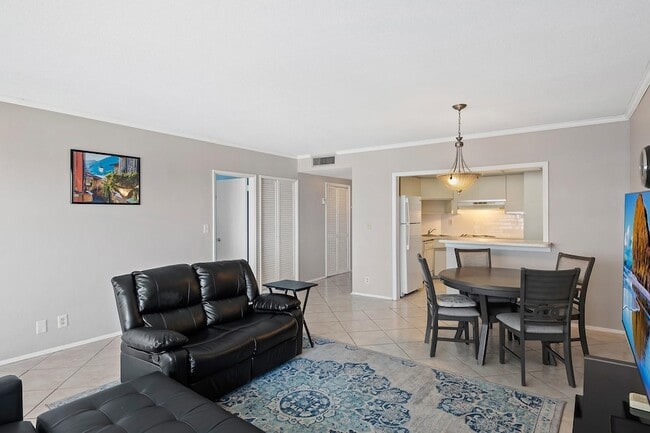 Building Photo - 3800 Galt Ocean Dr