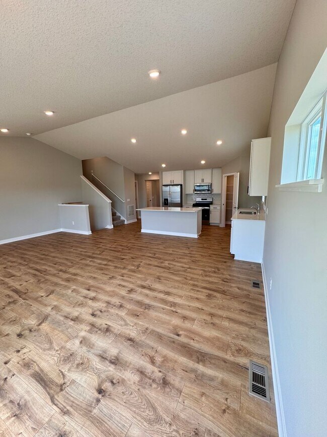 Foto del edificio - Brand-New 4-Bedroom Home with Flex Room, 3...