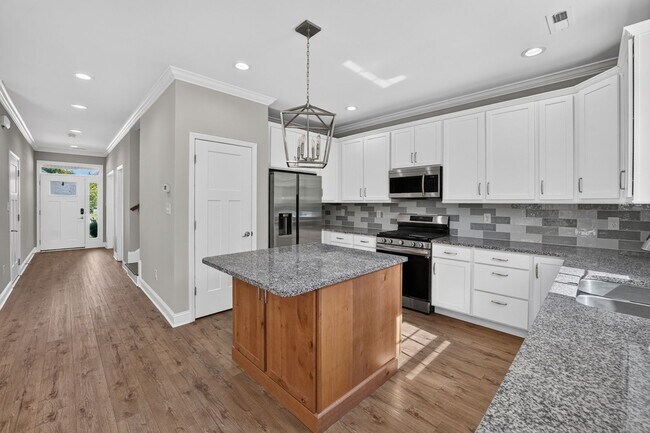 Foto del edificio - 9809 Foot Path Ln