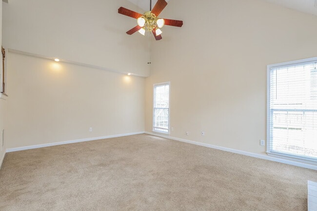 Foto del edificio - 1165 Market Square Ln NW
