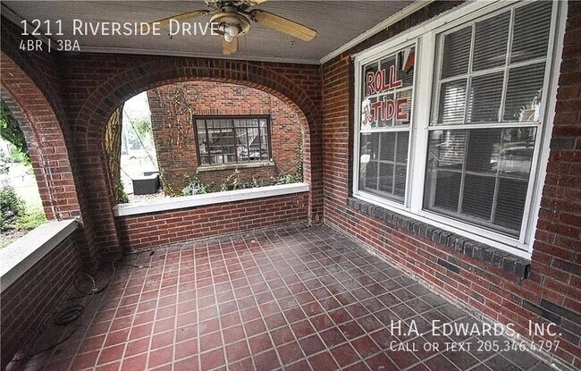 Building Photo - 1211 Riverside Dr