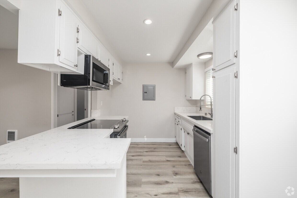 2 habitaciones, 2 baños - 960 pies cuadrados - Cocina - 1308 Agate St