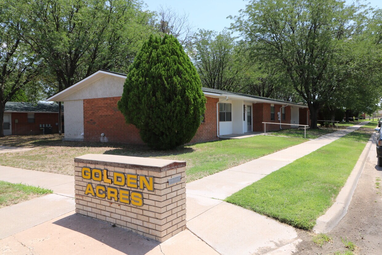 Apartment In Golden Acres