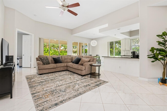 Foto del edificio - 8019 Nevis Pl