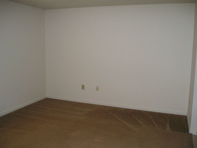 Building Photo - 114 Pennie Layne