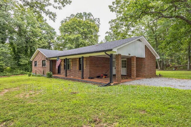 Building Photo - 580 Dixie Airport Rd