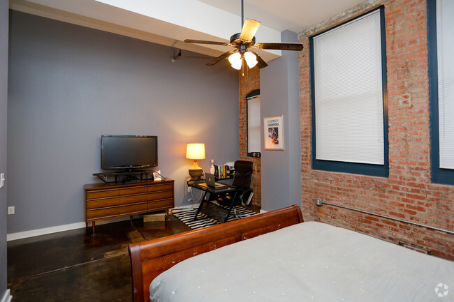 2BR, 2BA - Old Town_1620 SF - Old Town Lofts