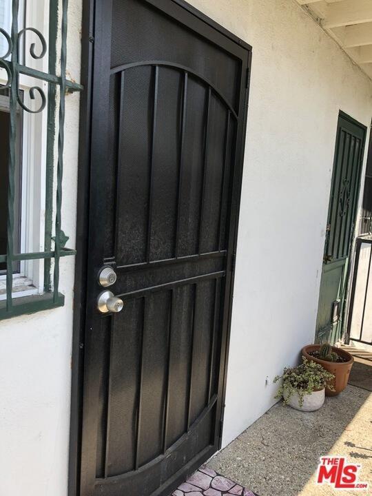 Building Photo - 3455 Carmona Ave