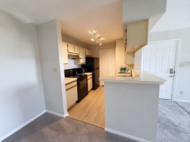 Building Photo - 5501 Rosebriar Way