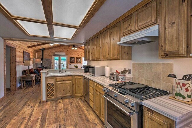 Foto del edificio - Gorgeous 2 Bed, 1.5 Bath Cabin Retreat on Big Creek