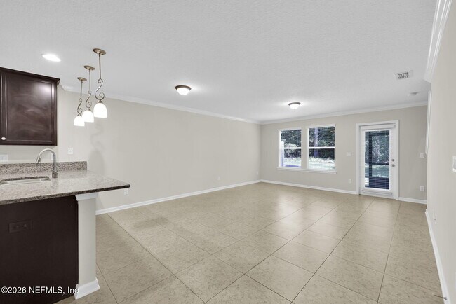 Foto del edificio - 452 Walnut Dr