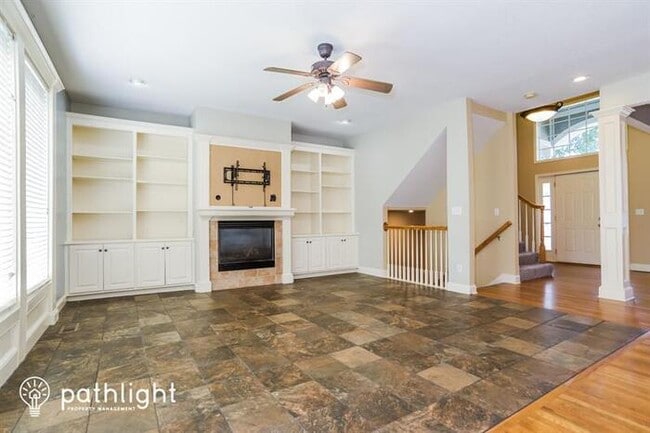 Building Photo - 1172 White Oak Lane, Liberty, MO, 64068