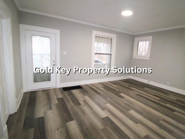 Building Photo - Updated 3 BR 1 BA House with Covered Porch and Central Air (SECTION 8 APPROVED)