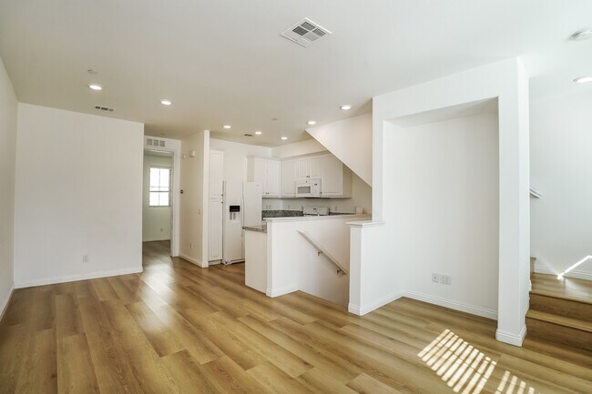 Foto del edificio - 7235 Cedar Rd