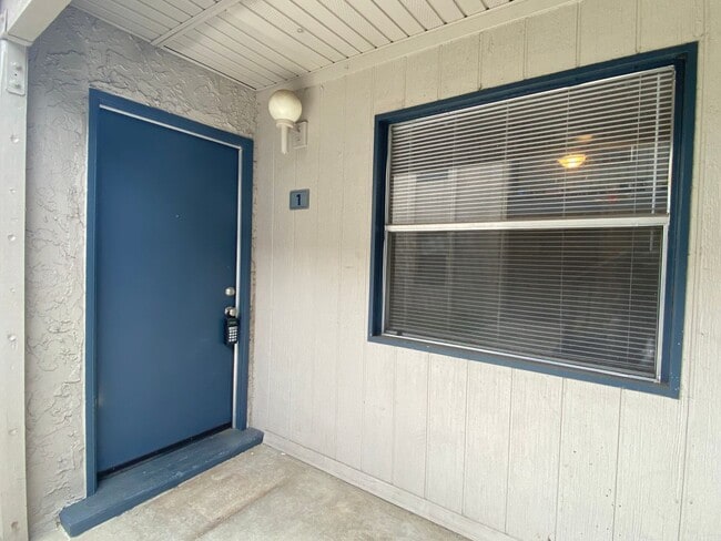 Building Photo - 1BD/1BA Apartment off Curry Ford in Henley...