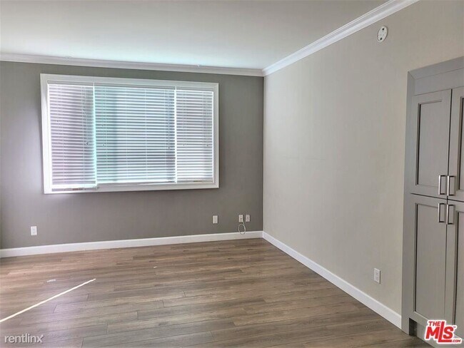 Building Photo - 2 br, 2 bath Condo - 332 S Kingsley Dr Apt...