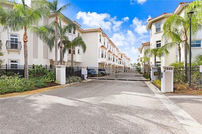 Foto del edificio - 1340 Bayshore Blvd
