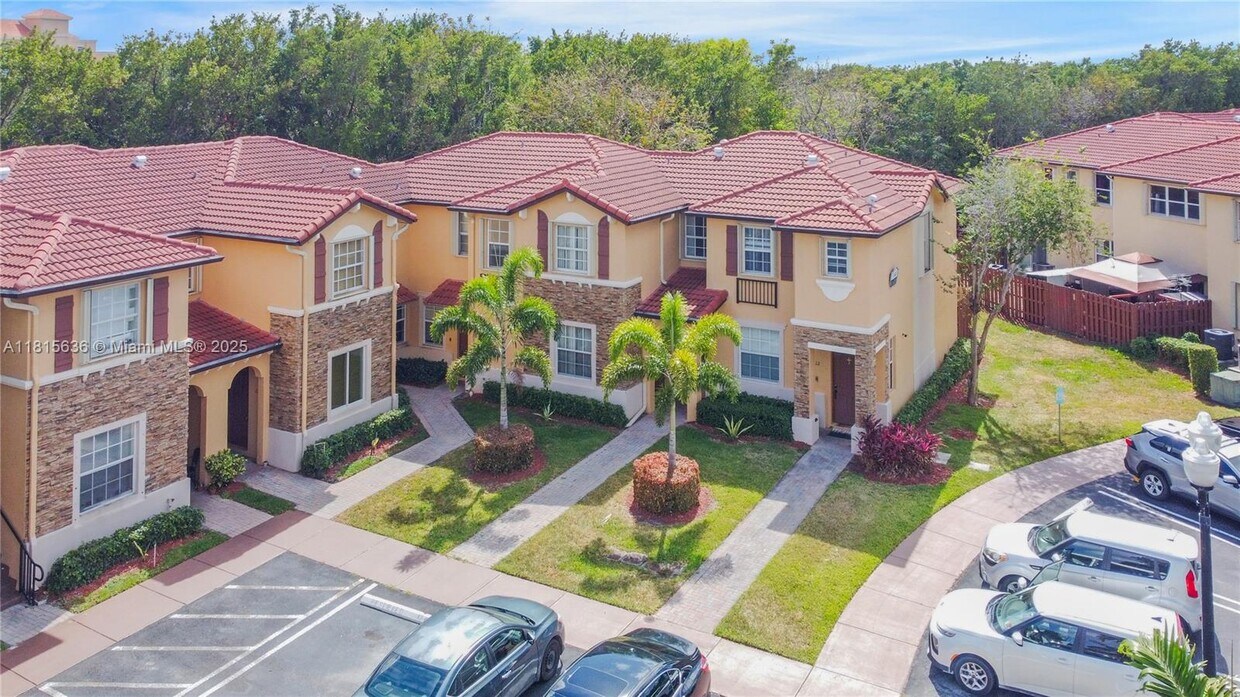 Foto principal - 3330 NE 13th Cir Dr