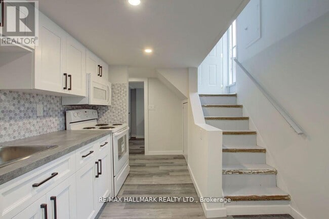 Building Photo - 51 Stamford Square S