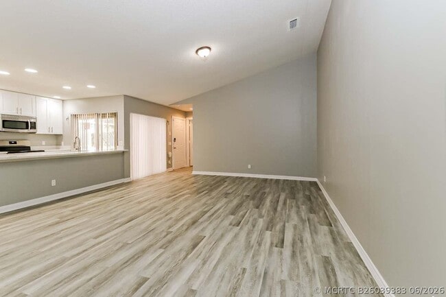 Building Photo - 7404 Geminata Oak Ct