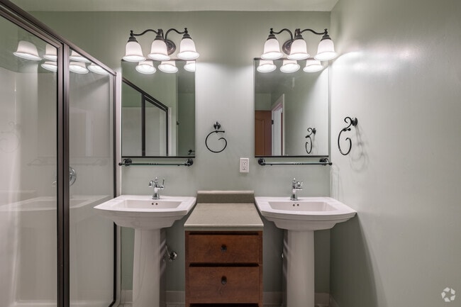 2BR, 1BA - 805SF Layout 2 - The Quarters