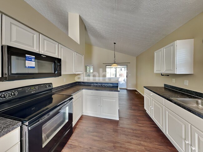 Building Photo - 5444 Winchester Cathedral Dr