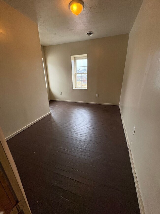 Foto del edificio - 695 Ewing St