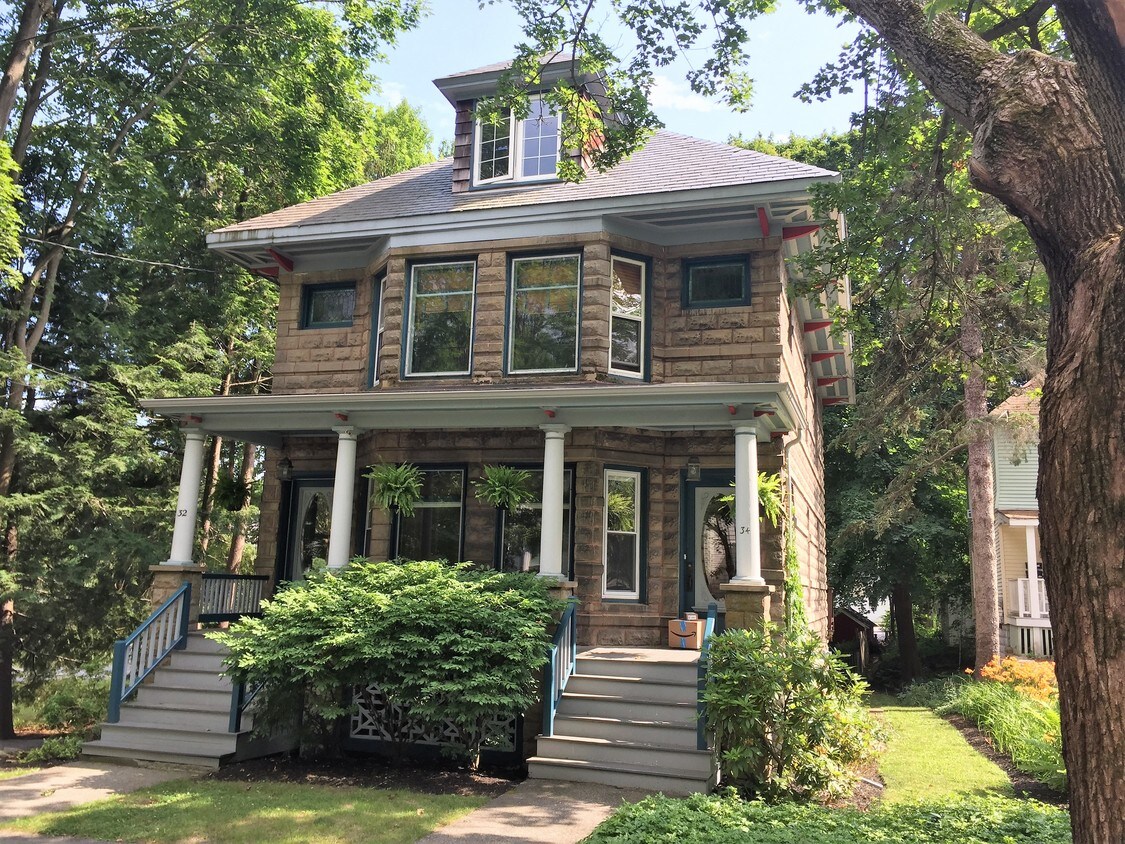 32-34 Avenida Agradable - 34 Pleasant Ave