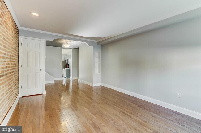 Foto del edificio - 2721 Hudson St