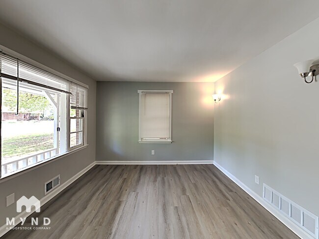 Foto del edificio - 919 Green Valley Rd SW