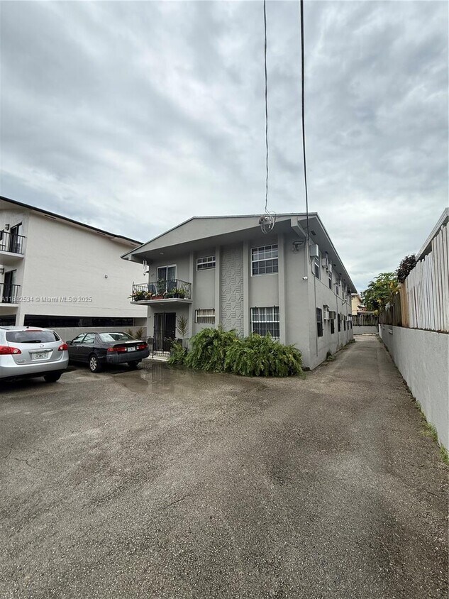 Foto principal - 428 SW 2nd St