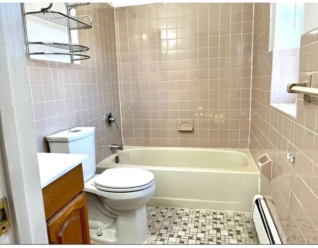 Building Photo - 1772 Hammersley Ave