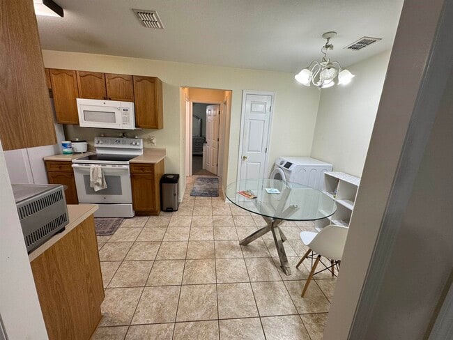 Foto del edificio - 2758 Westbrook Ct