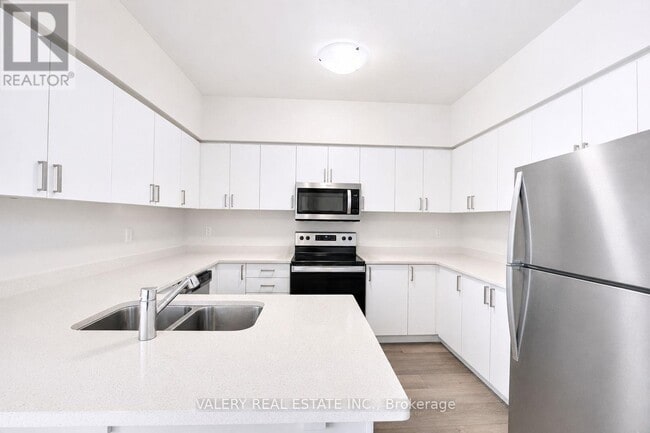 Building Photo - 20 Woodstream Dr